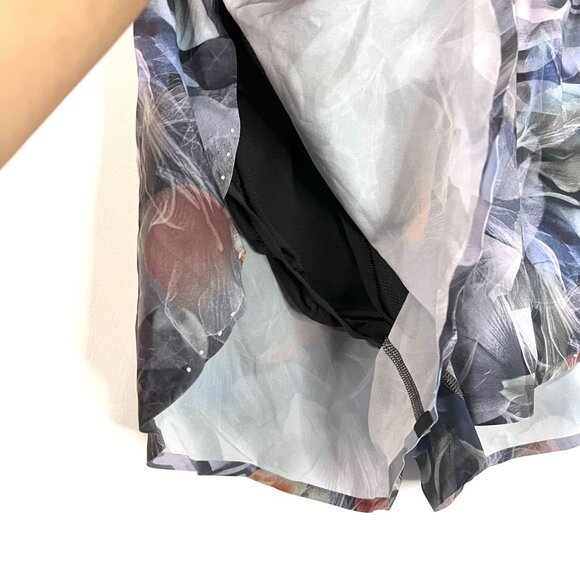 LULULEMON Blue Floral Fast and Free Reflective High-Rise Classic-Fit Short 3" Si - Picture 7 of 8